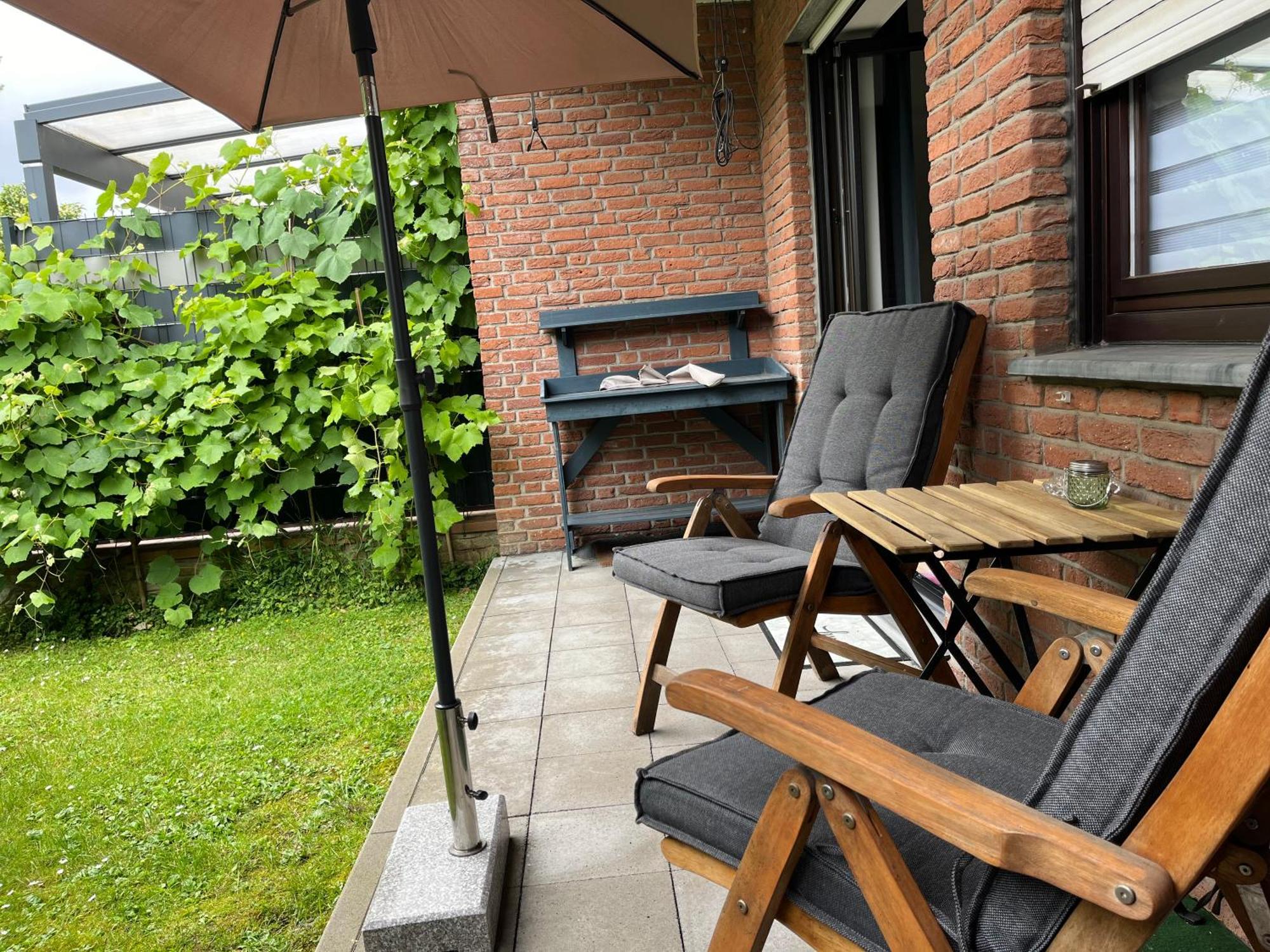 Katarinas House Mit 2 Fewo Stilvoll, Gemuetlich & Zentral Boxspringbett, Parkplatz, Balkon Oder Garten 뫼르스 외부 사진